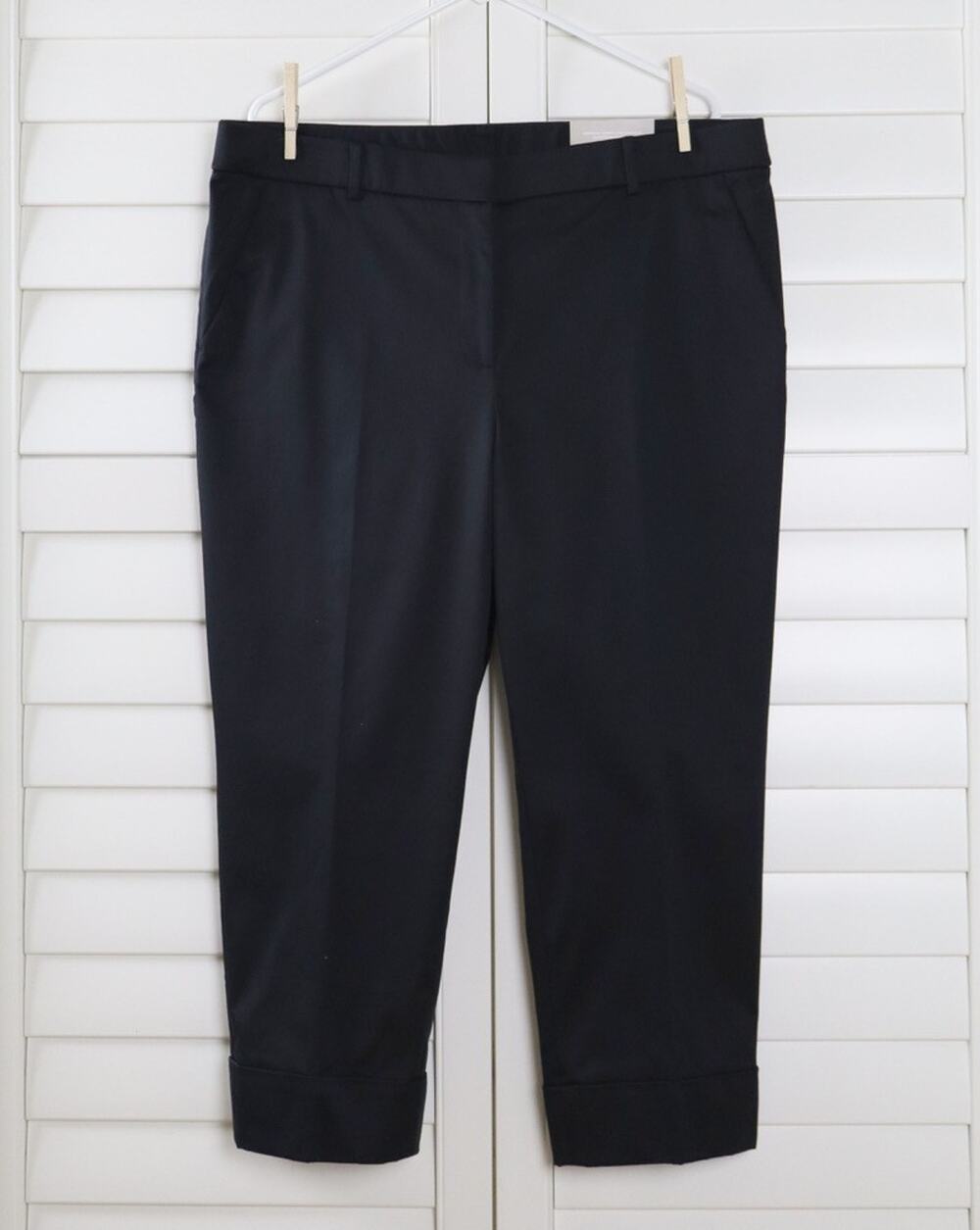 CHICO'S NWT Secret Stretch Straight Leg Cuffed Pants Size 3 R US 16 / XL